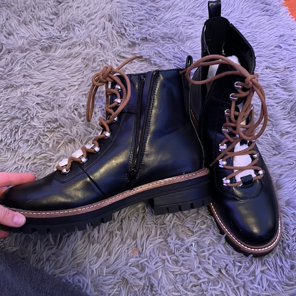 Women’s shoes - Picture 2 of 4